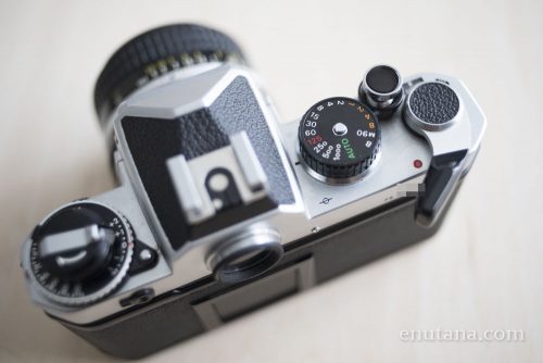 ニコンFEは、シンプル&タフ。追針式露出計で写真が好きになるカメラ 