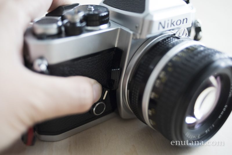 ニコンFEは、シンプル&タフ。追針式露出計で写真が好きになるカメラ 